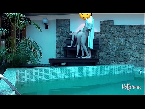 ❤️ 老板邀请女佣去泳池,却忍不住要来个热辣的 Hard porn